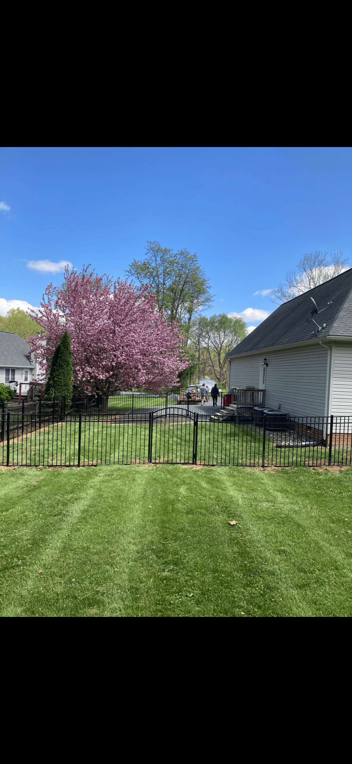 White vinyl fence installed by Custom Fence & Deck in Martinsburg WV