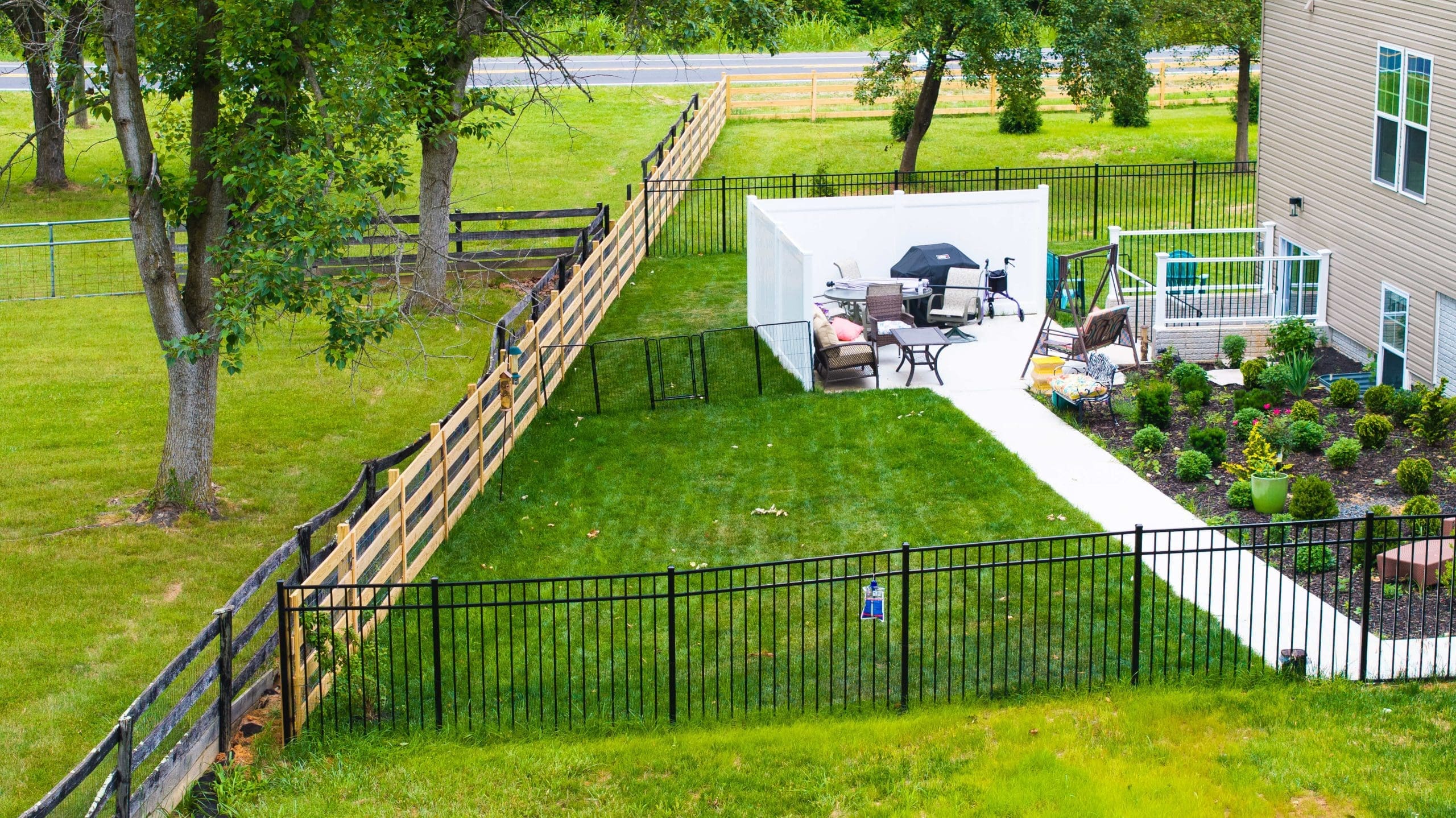 Fence contractor crew project in Martinsburg WV
